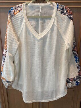 Women's White Knit Top